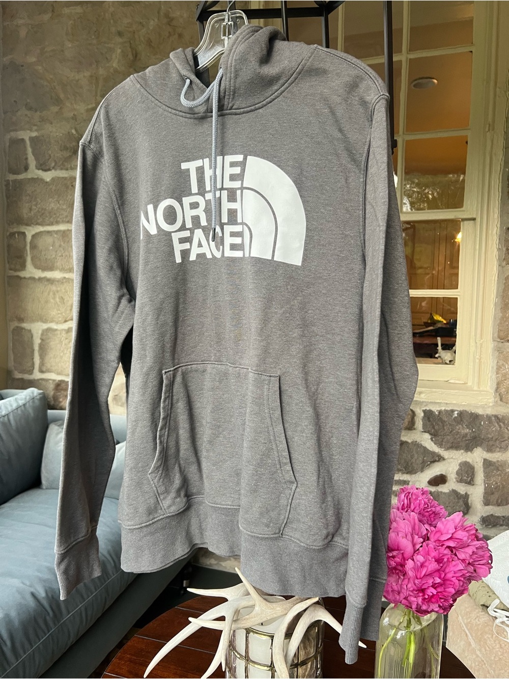 The North Face Men’s Large Gray Logo Hoodie Sweatshirt